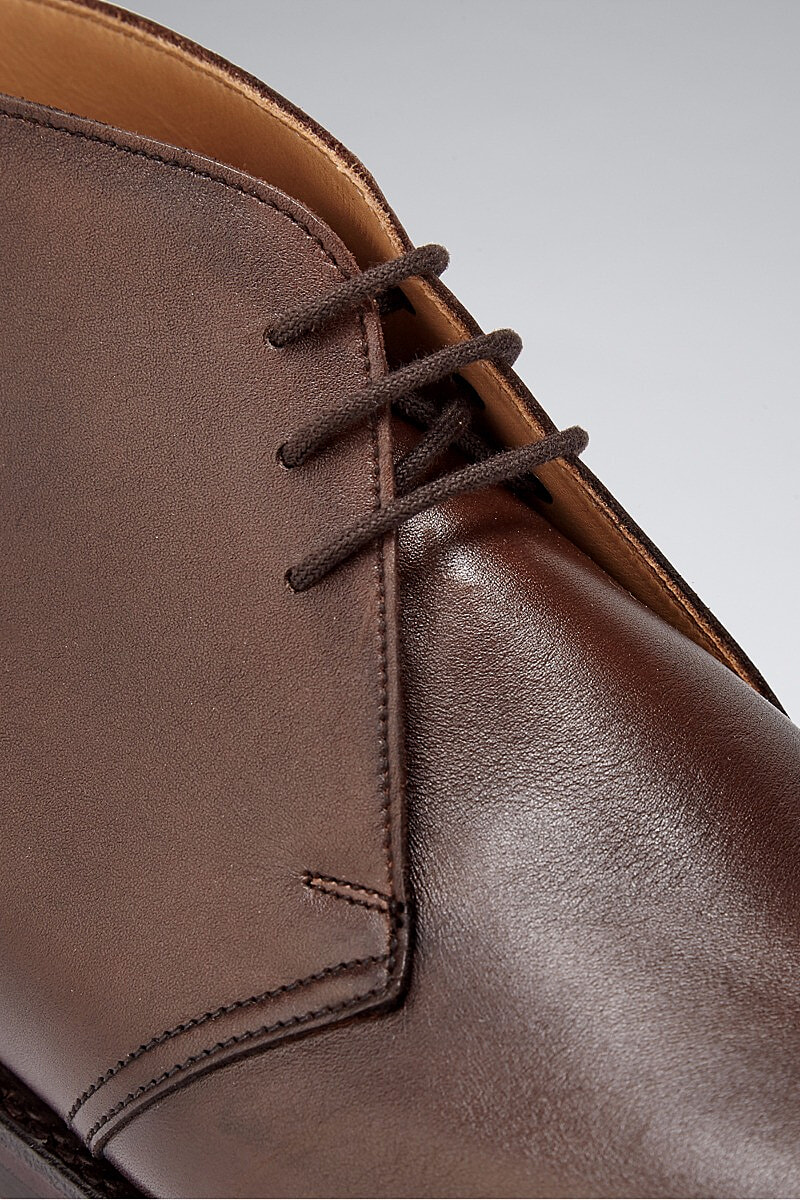 Tying chukka clearance boots